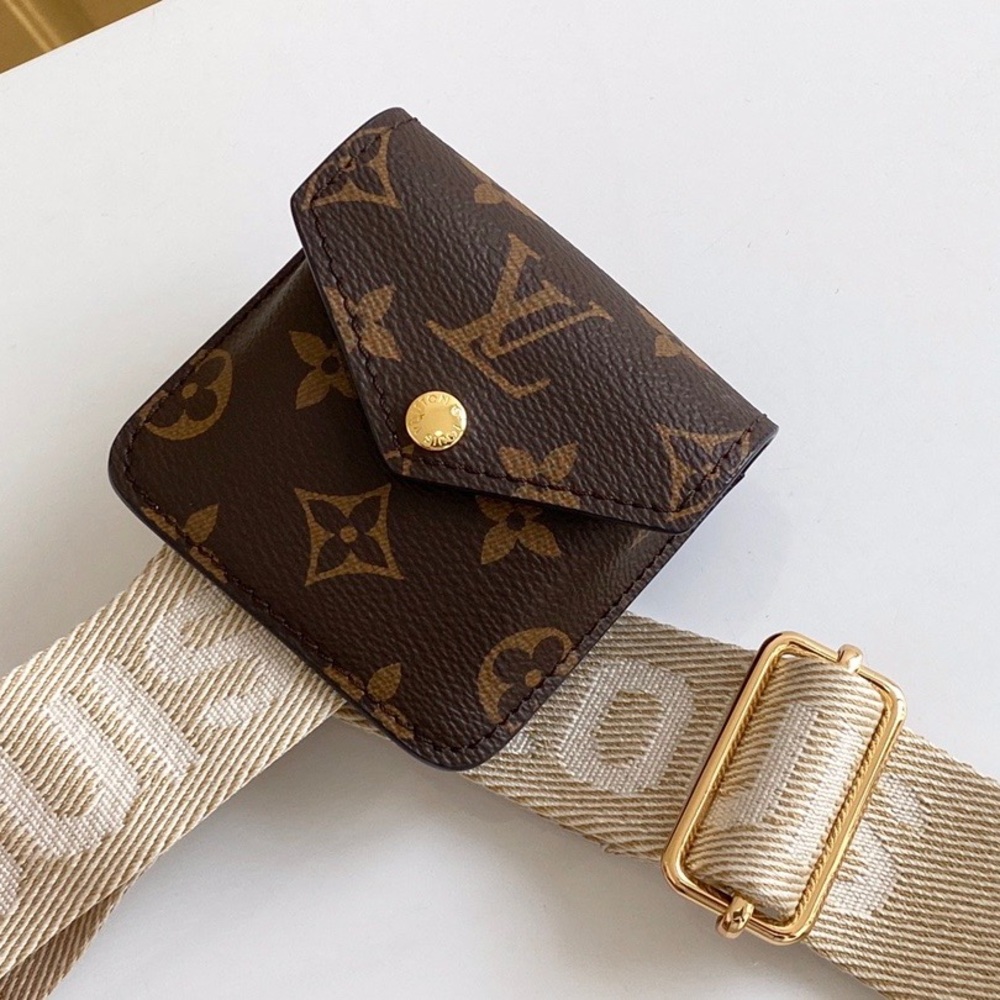 Louis Vuitton Utility Crossbody Bag - Picture 7 of 9